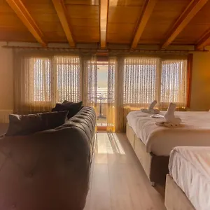 تشيرز ليت هاوس تركيا