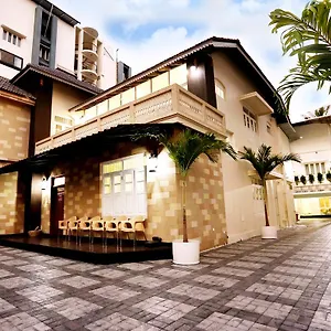 ** Hotel Nambiars Premium Heritage India